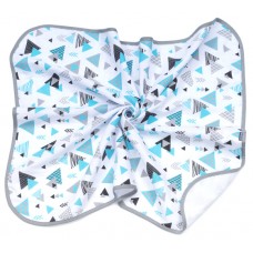 Mušelínová deka modré trojuholníky
